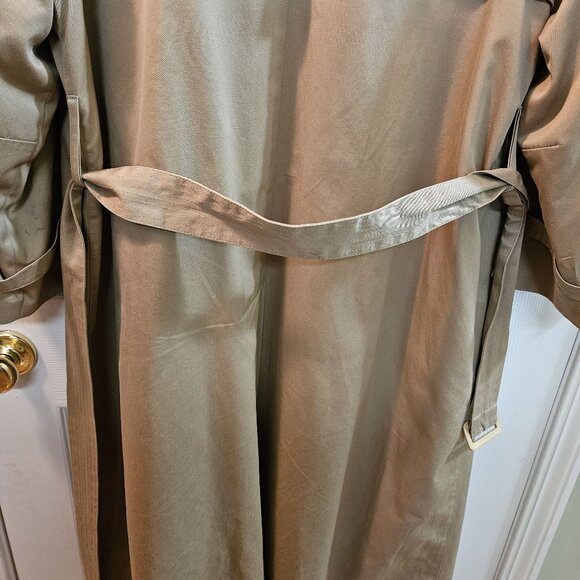 Women's London Fog Raincoat - Trench Style - Size 18 Regular - Picture 8 of 13